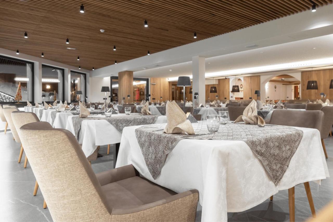 Hotel Bucaneve リヴィーニョ エクステリア 写真