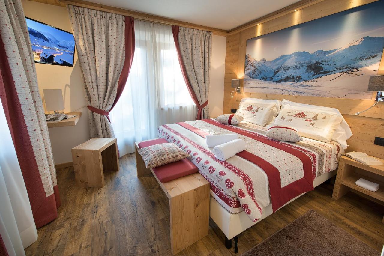 Hotel Bucaneve リヴィーニョ エクステリア 写真