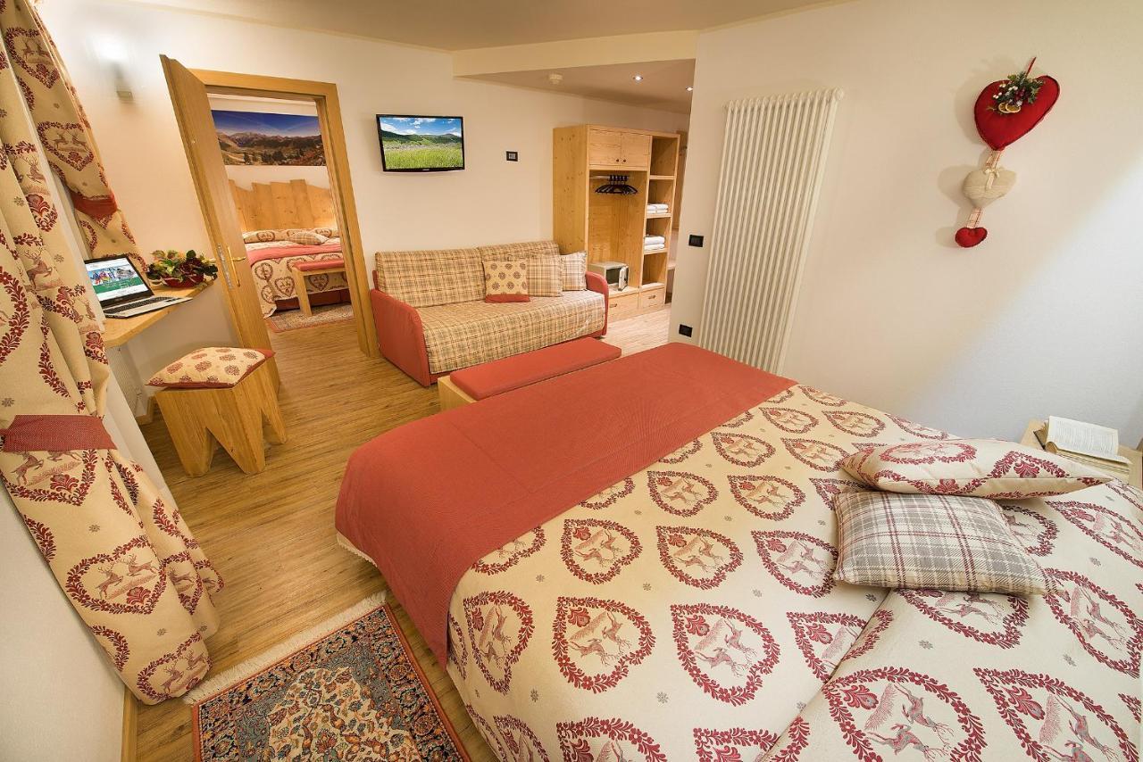 Hotel Bucaneve リヴィーニョ エクステリア 写真