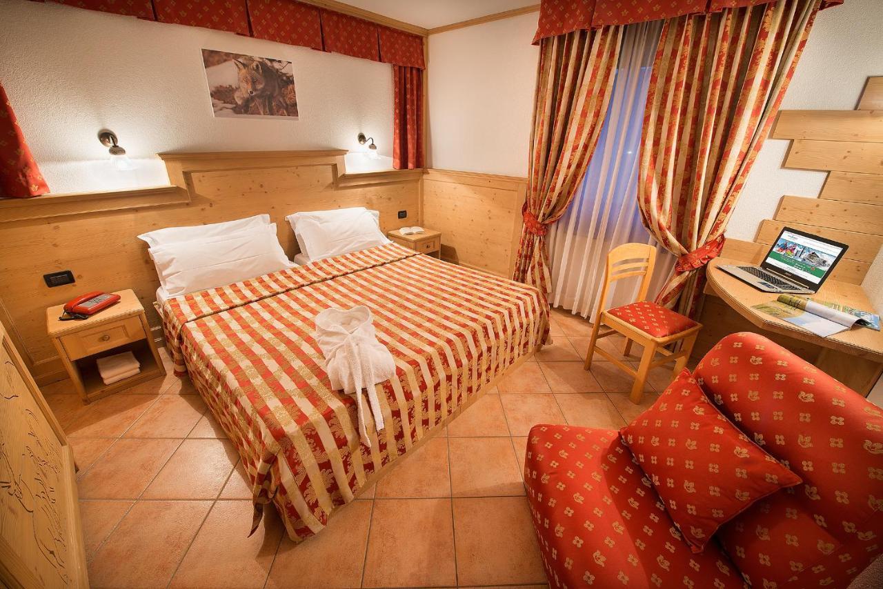 Hotel Bucaneve リヴィーニョ エクステリア 写真