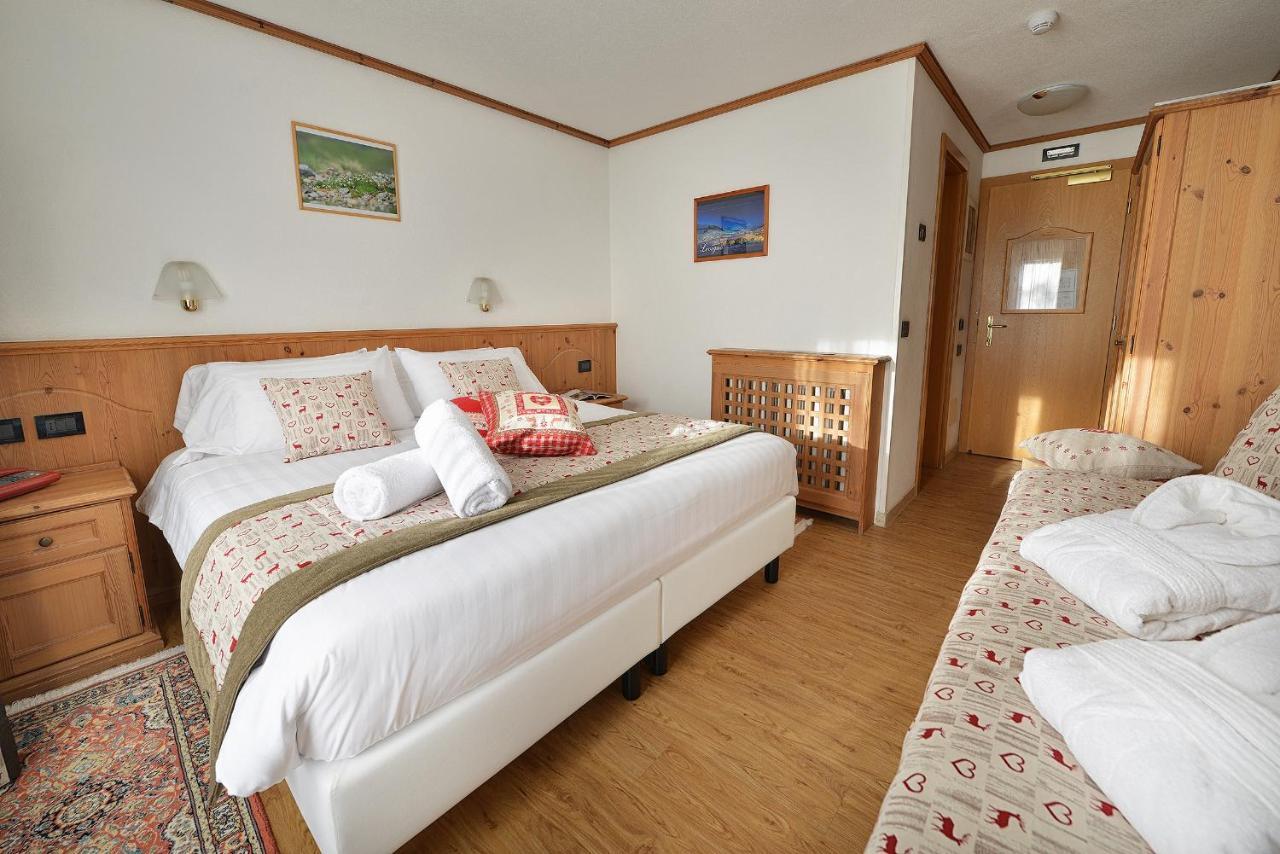 Hotel Bucaneve リヴィーニョ エクステリア 写真