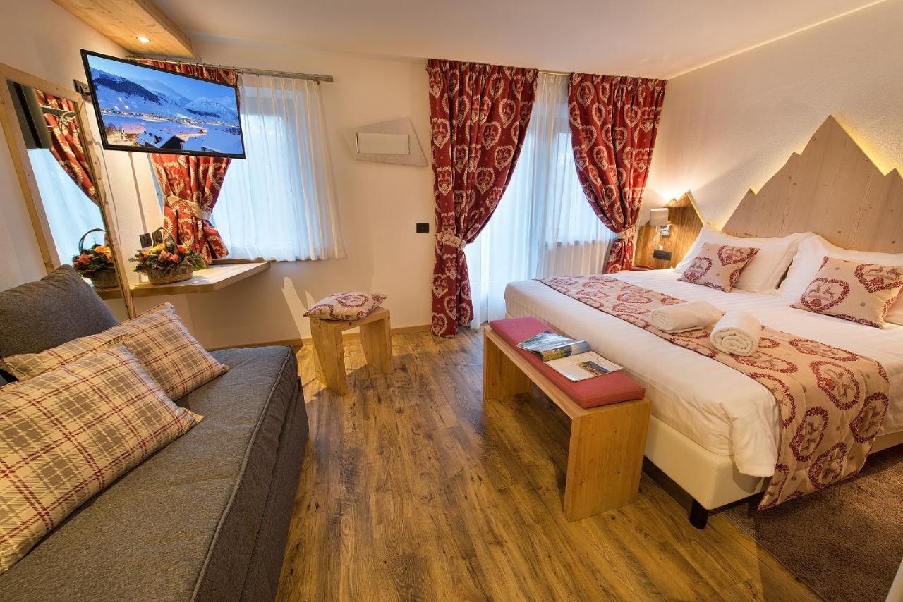 Hotel Bucaneve リヴィーニョ エクステリア 写真