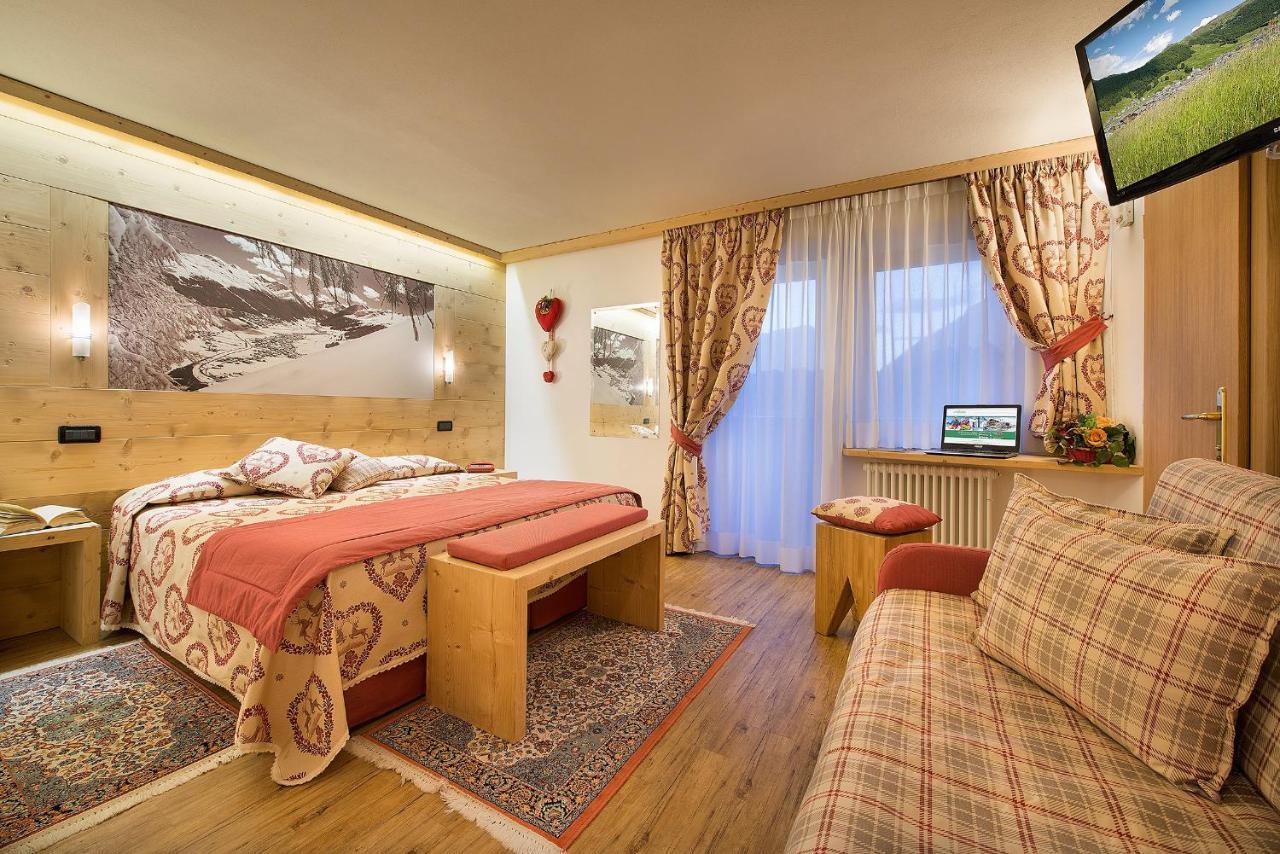 Hotel Bucaneve リヴィーニョ エクステリア 写真