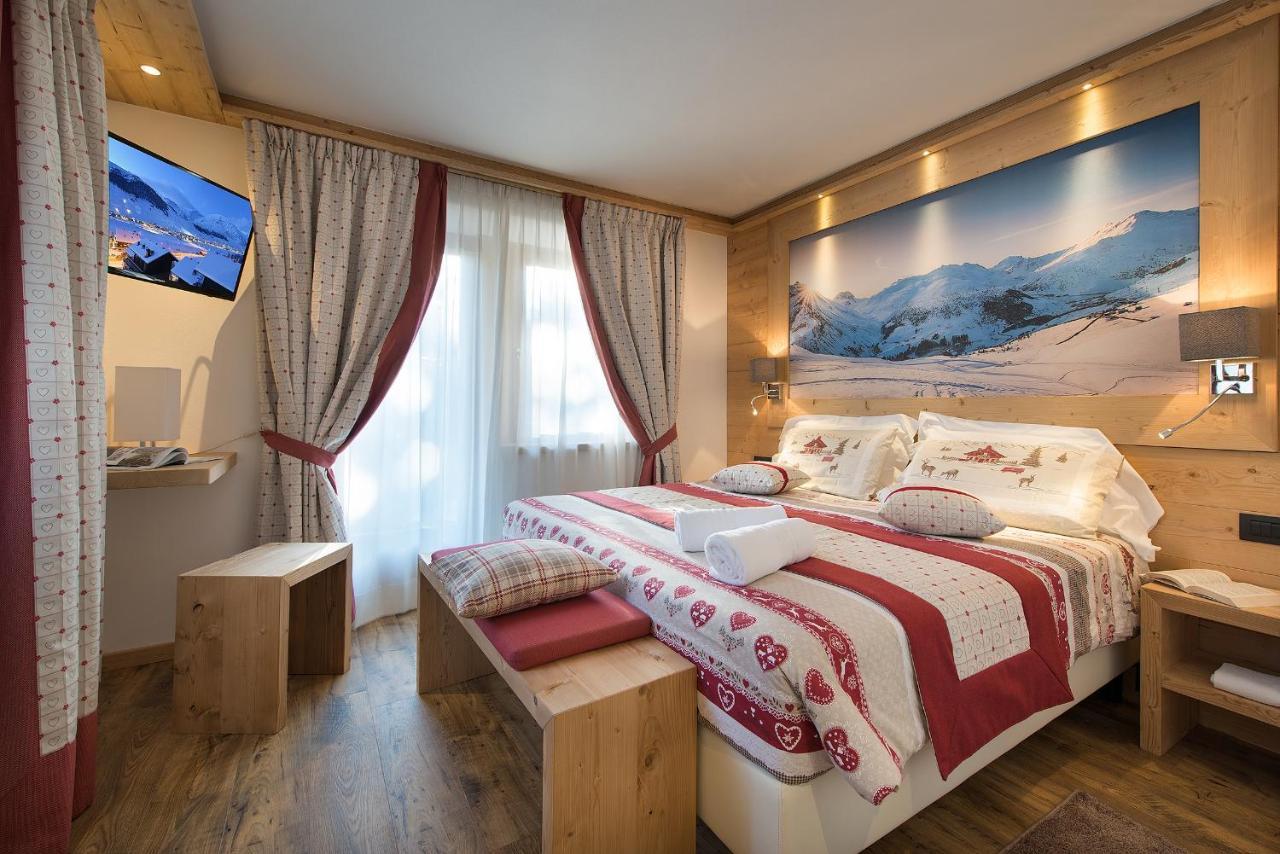Hotel Bucaneve リヴィーニョ エクステリア 写真