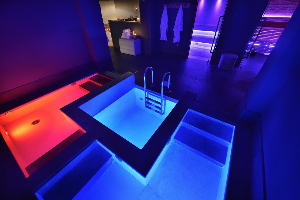 Hotel Bucaneve リヴィーニョ エクステリア 写真