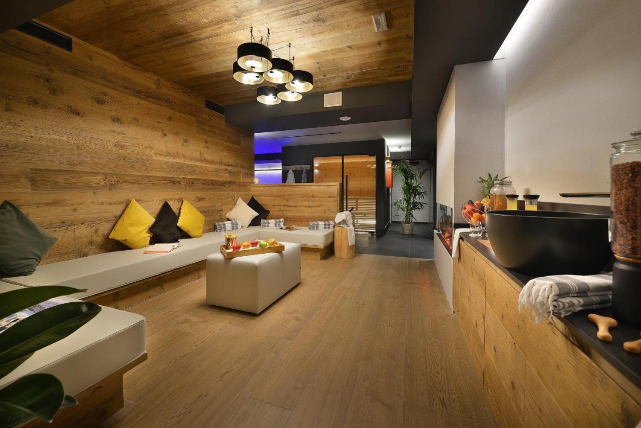 Hotel Bucaneve リヴィーニョ エクステリア 写真