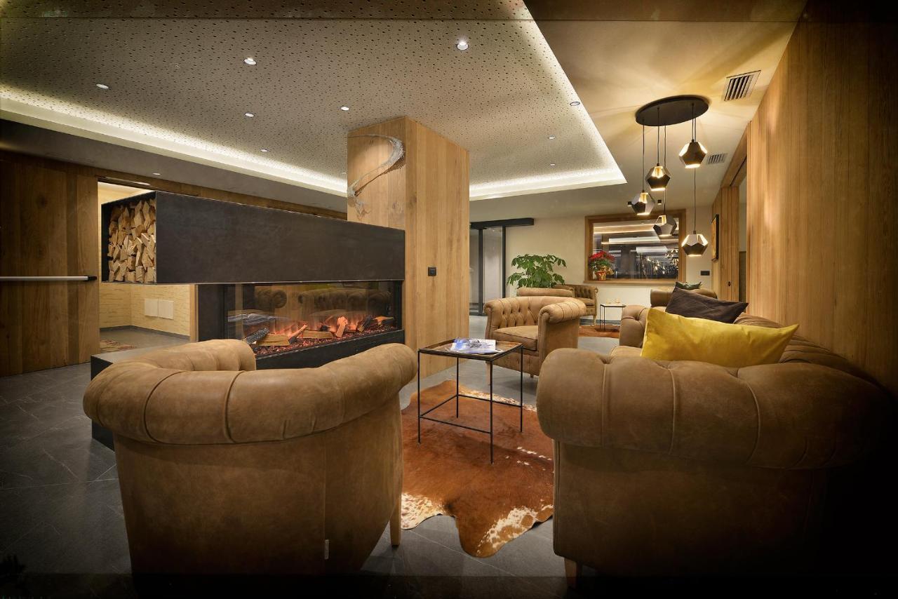 Hotel Bucaneve リヴィーニョ エクステリア 写真