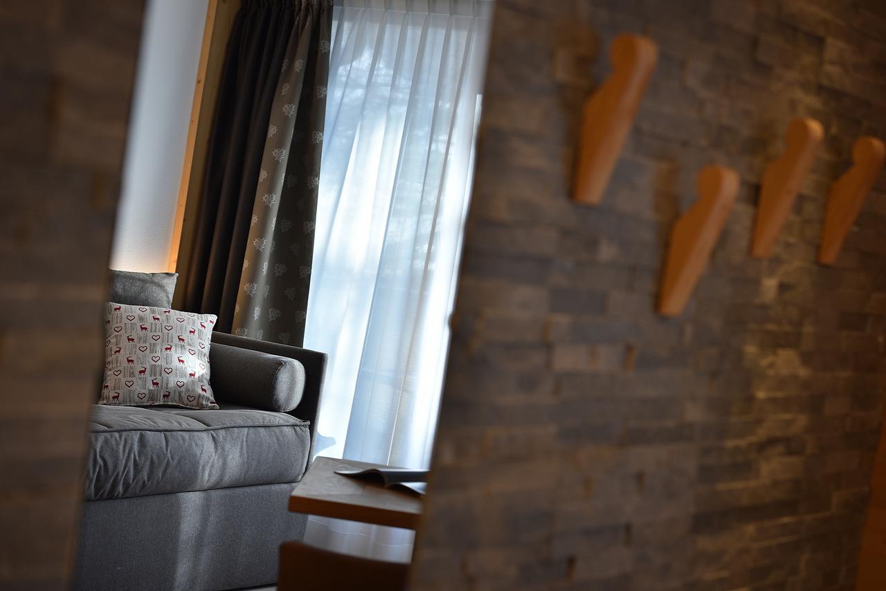 Hotel Bucaneve リヴィーニョ エクステリア 写真