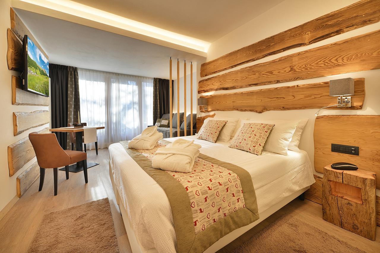 Hotel Bucaneve リヴィーニョ エクステリア 写真